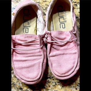 girls pink Hey Dudes